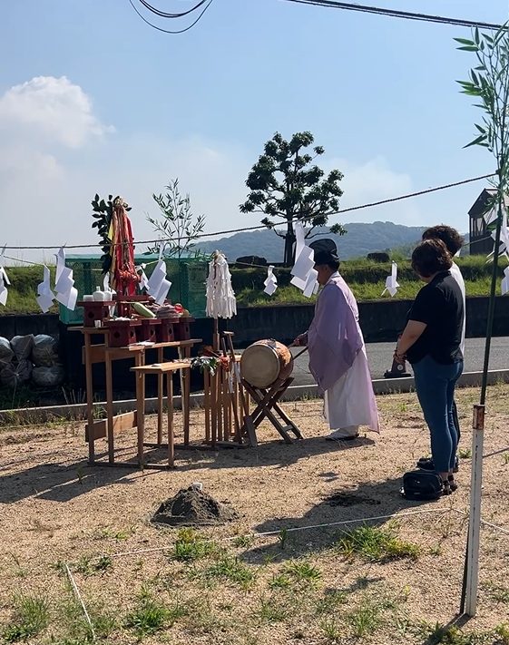 快晴のもと地鎮祭を行いました☀️